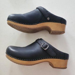 Black Dansko Mules size 36